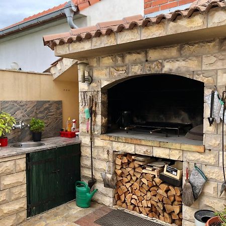 Apartments Pine & Oak With Shared Seasonal Hot Tub Privlaka  Dış mekan fotoğraf