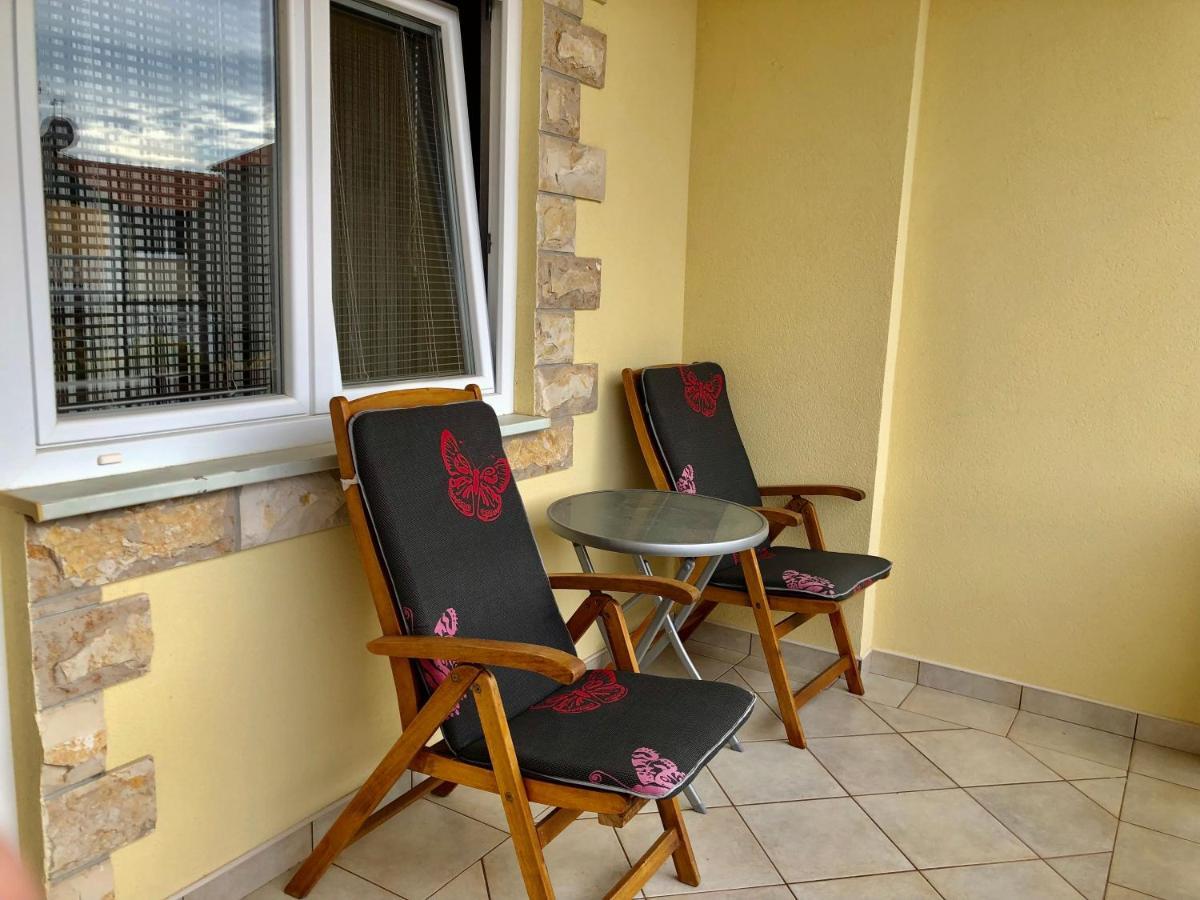 Apartments Pine & Oak With Shared Seasonal Hot Tub Privlaka  Dış mekan fotoğraf